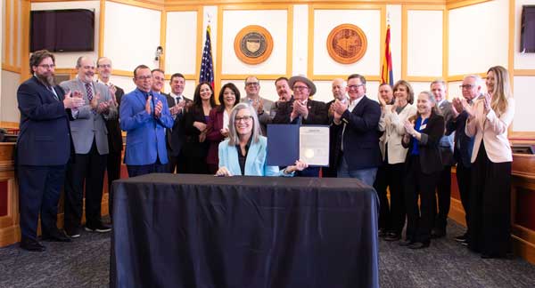 gov-hobbs-signing-03.jpg